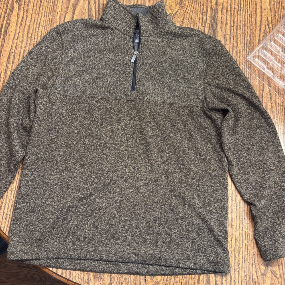 Van Heusen Men’s flex quarter zip pull over sweater Medium
